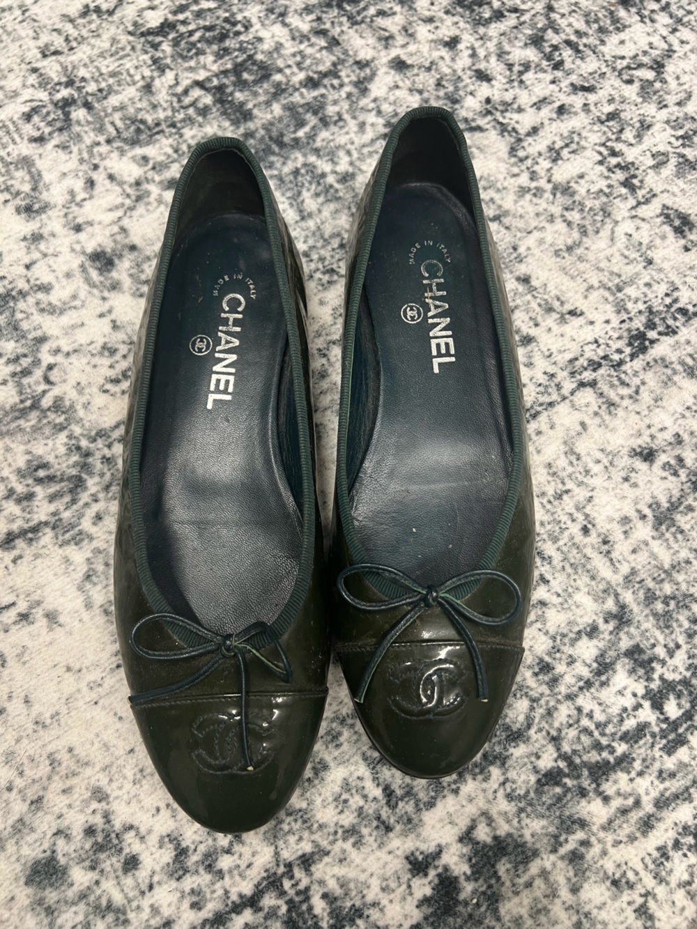 CHANEL Dark Green Patent Leather Ballet Flats with CC Toe